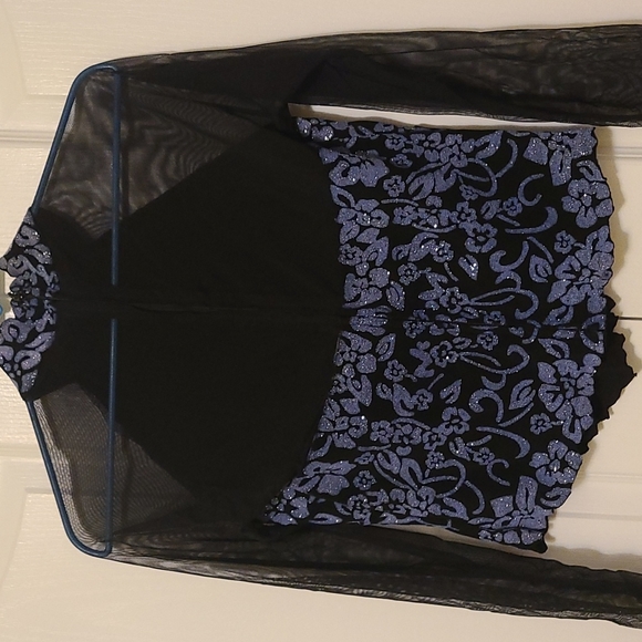 Top - Picture 2 of 5